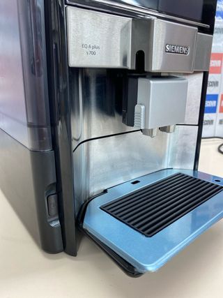 Siemens Cafetera Super Automática EQ.6 plus s700