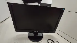 Philips LED 19 Monitor con VGA y Dvi. muy ligero