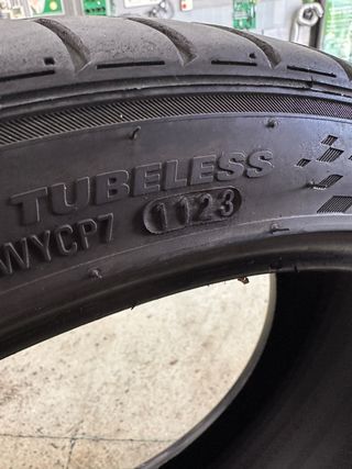 Pareja Neumáticos Kumho 225/40 R19 93Y