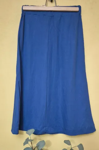 Falda azul con botones