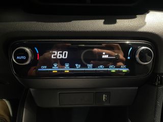 Toyota Yaris 1.5 120H Business Plus