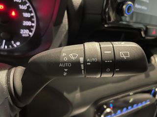 Toyota Yaris 1.5 120H Business Plus