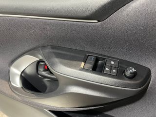 Toyota Yaris 1.5 120H Business Plus