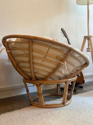 Sillón redondo de mimbre