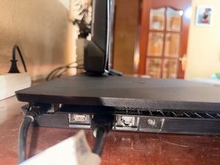 PS4 Slim 500GB + mando + cables FUNCIONANDO