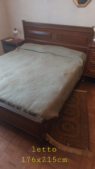 Cassettone con specchio camera da letto