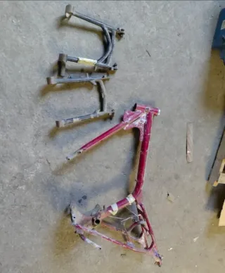 Cuadro chasis y 2 caballetes