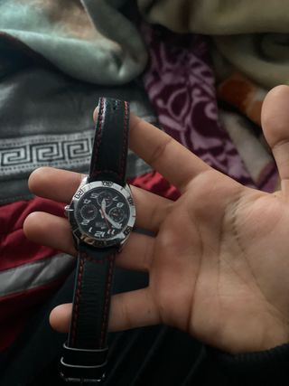 Reloj Lotus Negro - Funciona, sin pila