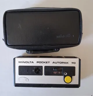 Minolta Pocket Autopak 70 Cámara Vintage con funda