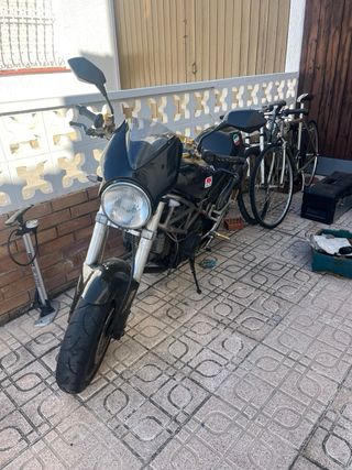 Ducati Monster 904 2000