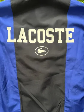 Conjunto deportivo Lacoste azul y negro