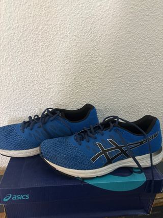Zapatillas Asics Azules y Negras