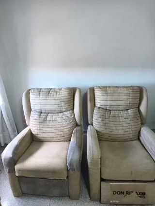 2 Sofás Reclinables Tela Beige