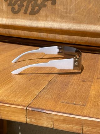 Gafas Y2K plateadas y blancas