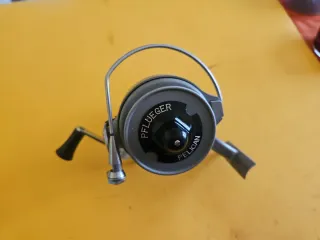 Carrete PELICAN PFLUEGER 1020 Antiguo