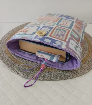 Funda literaria y marcapáginas a juego