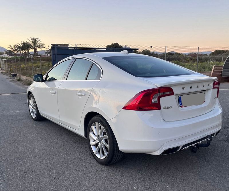 Volvo S60 2013 - foto 1