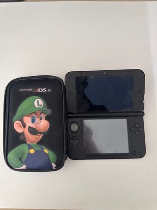 Nintendo 3DS XL Roja con 6 juegos y funda