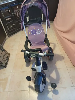 Triciclo infantil con capota y barra