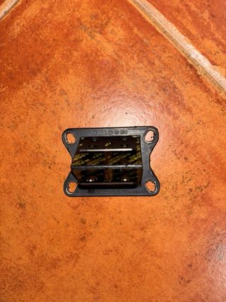 Caja de láminas Malossi V6 4 pétalos