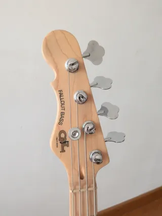 Bajo Eléctrico G&L Fallout Tribute Lefty