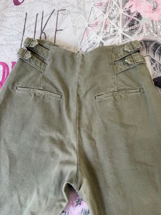 Pantalones verdes de talle alto