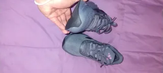 Zapatillas Adidas marca ,Questar 3Mgrises y rosas