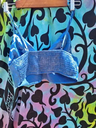 TOPS Y BLUSAS CORTITAS:1X0.5€