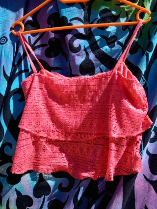 TOPS Y BLUSAS CORTITAS:1X0.5€
