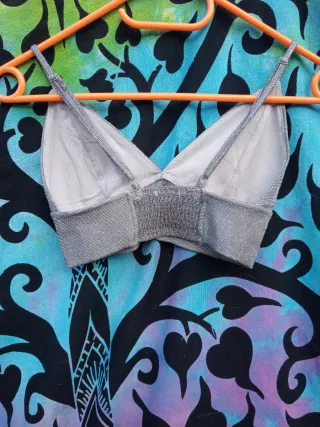 TOPS Y BLUSAS CORTITAS:1X0.5€