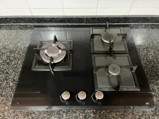 Placa de gas OK. 3 fuegos - 1 año uso