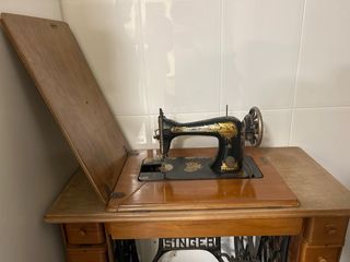 Máquina de coser Singer antigua