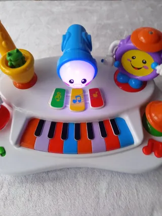 Órgano infantil con luces y sonidos