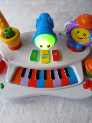 Órgano infantil con luces y sonidos