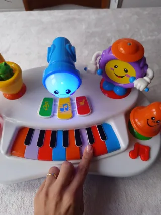 Órgano infantil con luces y sonidos