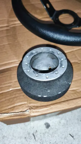 Volante OMP desplazado + piña Bmw E36