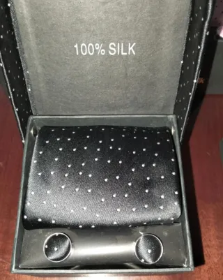 Lote 5 corbatas seda + gemelos con caja