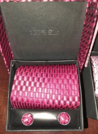 Lote 5 corbatas seda + gemelos con caja