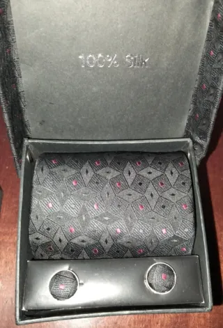 Lote 5 corbatas seda + gemelos con caja