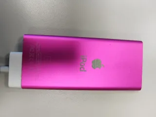 iPod Nano 4GB con cargador original Apple