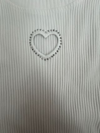 Camiseta Zara corazón T.13-14 VENTA EN PERSONA