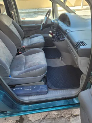 Peugeot 806