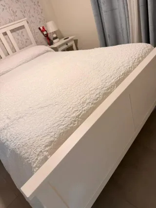 Estructura Cama Ikea +somier +2Mesitas+colchón1'35