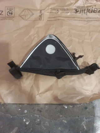 Bolsa herramientas bici triangular negra