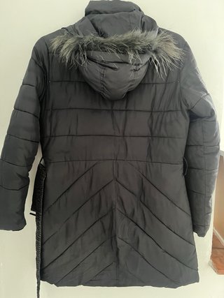 Cappotto nero imbottito con cappuccio