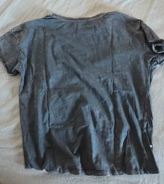 Camiseta gris perlas