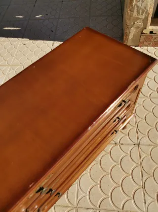 Cajonera de madera con 3 cajones