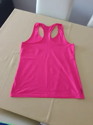 Camiseta deportiva fucsia decathlon