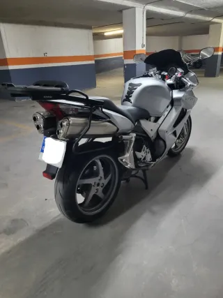 Honda VFR800 VTEC
