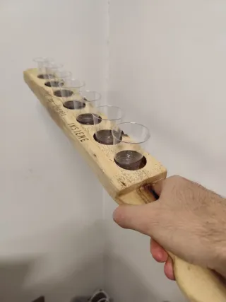 Porta bicchieri per shot in legno